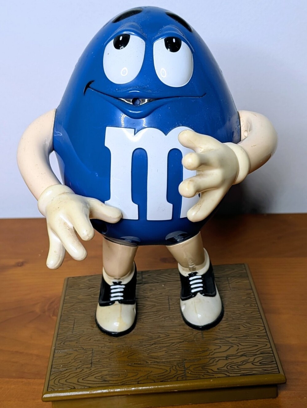 M&M'S Collectable Blue & White Pull Down Arm Candy Dispenser on Base Vintage
